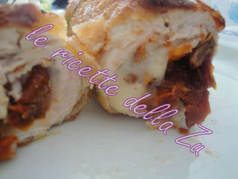 Involtini di Carne Impanata con ripieno di Formaggio al Peperoncino e Pomodori Secchi, foto 1