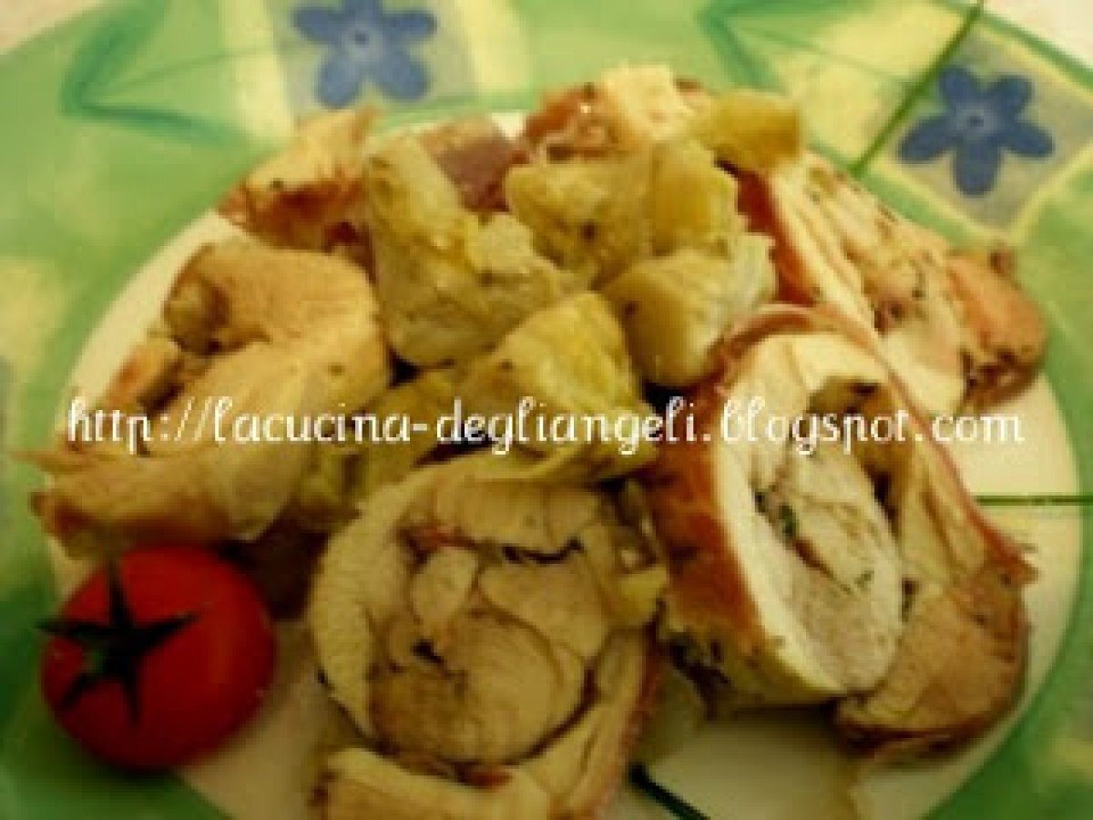 Involtini di cosce di pollo bardate allo speck e carciofi - foto 2