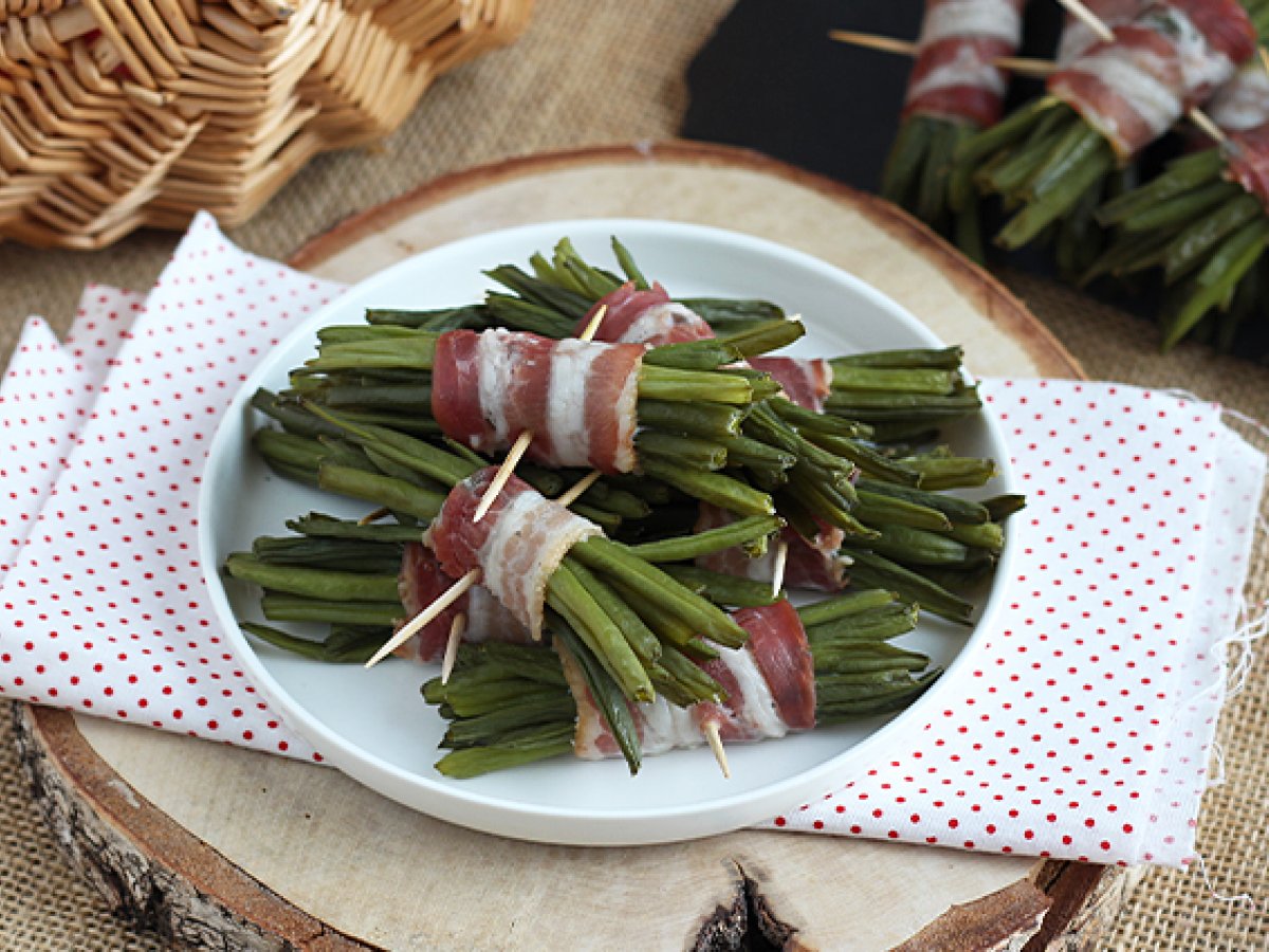 Involtini di fagiolini e pancetta affumicata