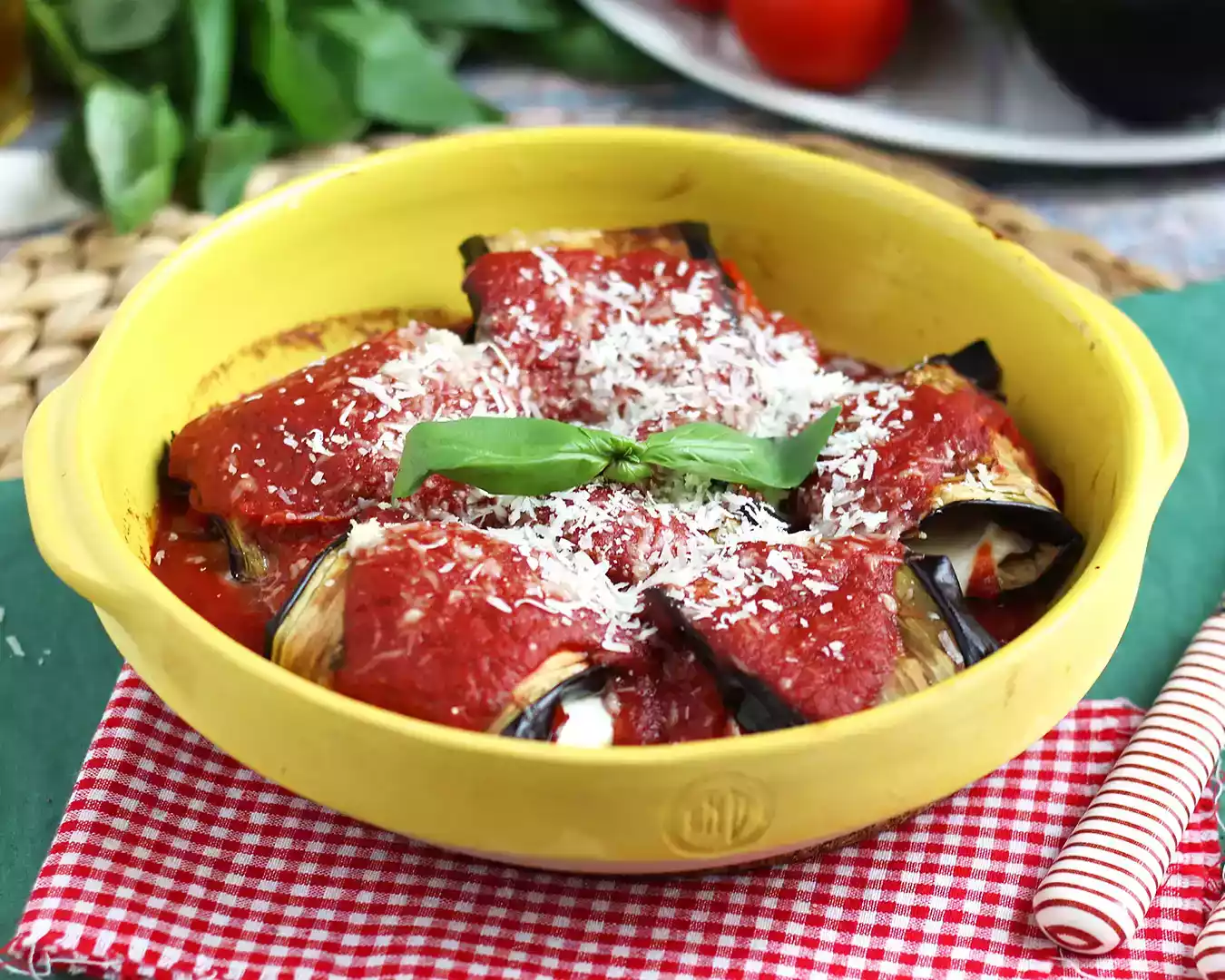 Ricetta involtini di melanzane al forno facili e gustosi