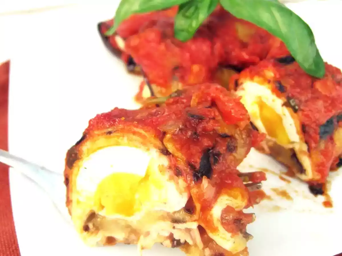 Involtini di melanzane con prosciutto e scamorza