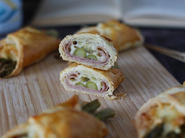 Involtini di pasta sfoglia con asparagi e prosciutto, foto 3