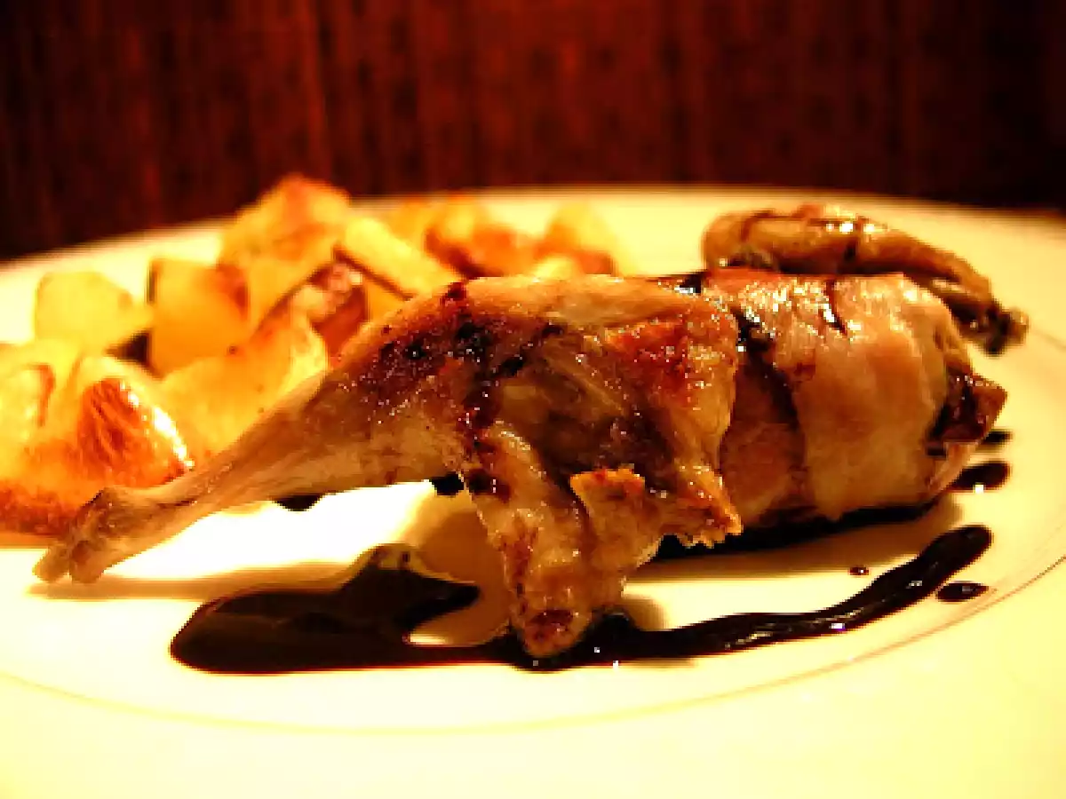 Involtini di petto di quaglia e cosce arrosto con salsa al vino rosso - foto 2
