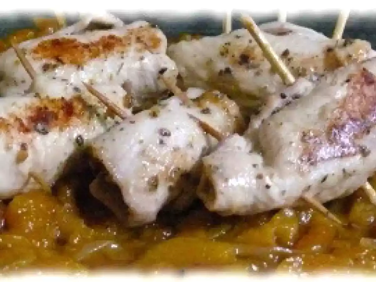 Involtini di pollo ai pistacchi con salsa agrodolce di albicocche
