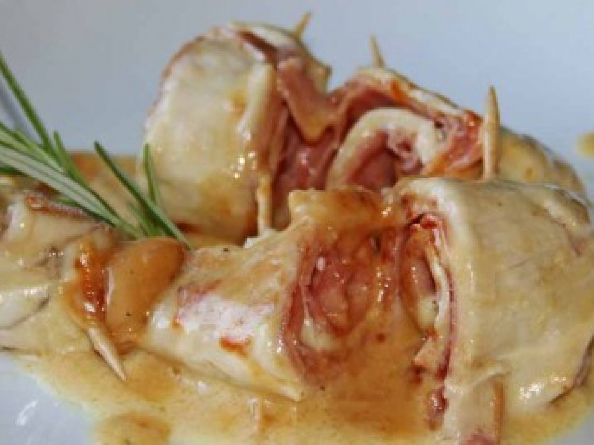 Involtini di pollo con prosciutto e formaggio