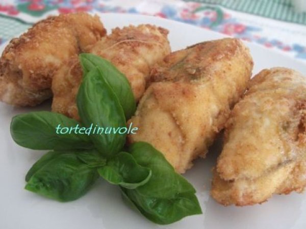 Involtini di pollo fritti