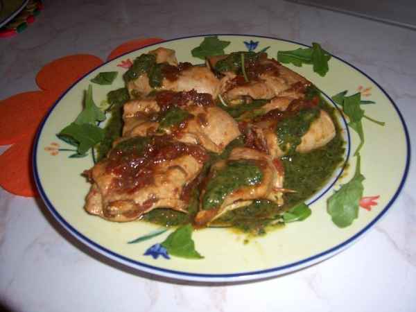 Involtini di tacchino in salsa di rucola