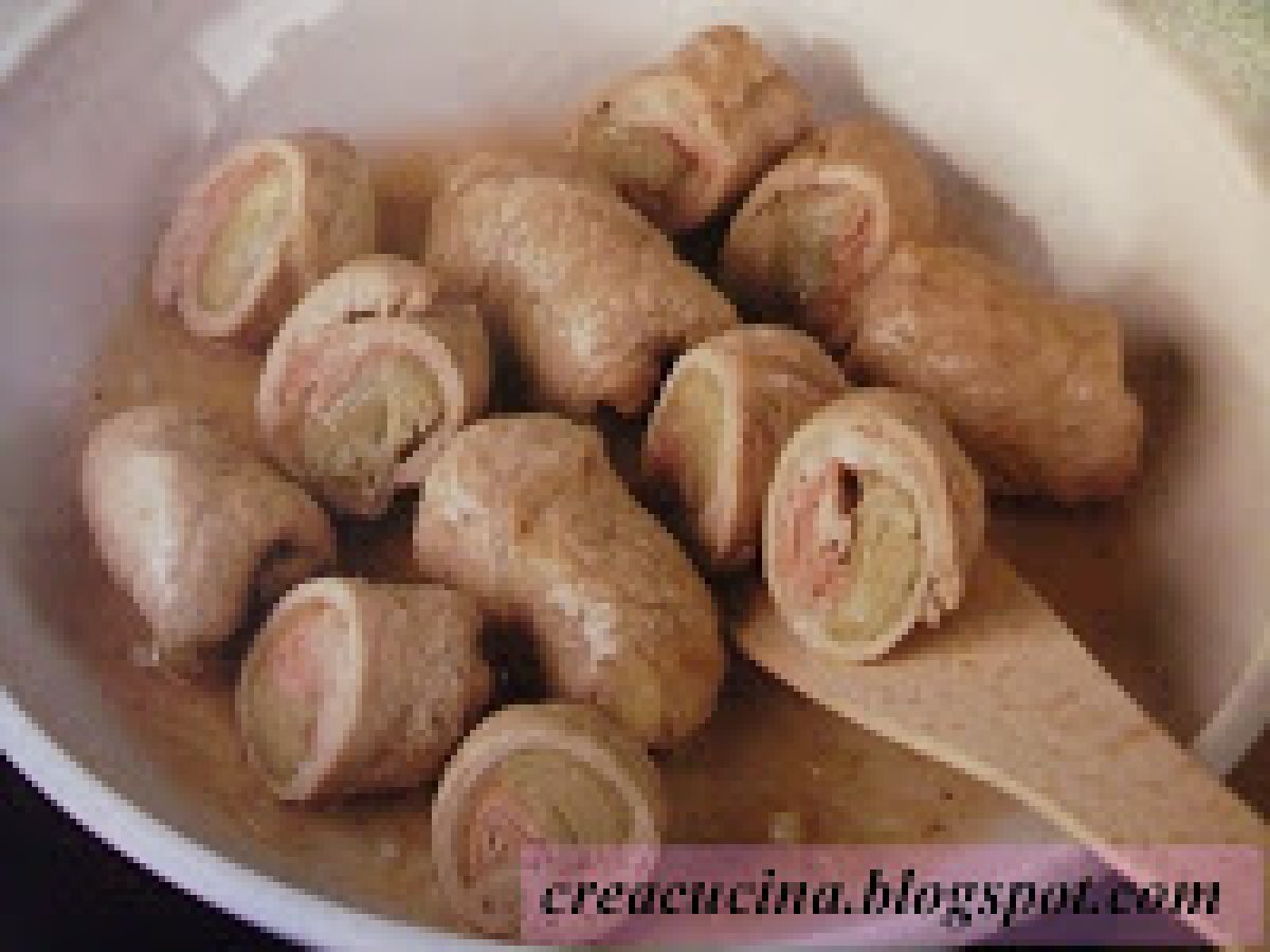 INVOLTINI RIPIENI DI CARCIOFI, PROVOLA E PROSCIUTTO COTTO