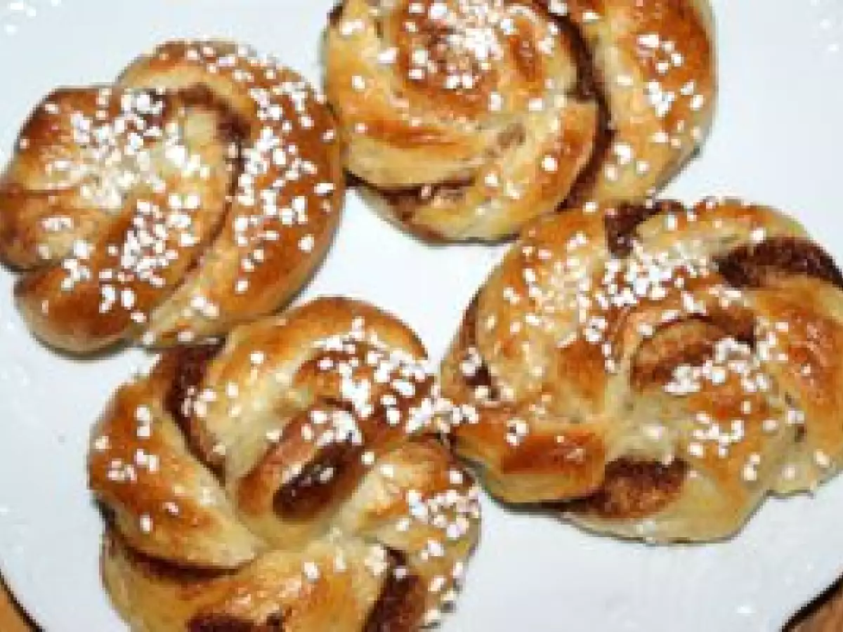 Kanelbullar Painici cu scortisoara Panini svedesi alla cannella - foto 2
