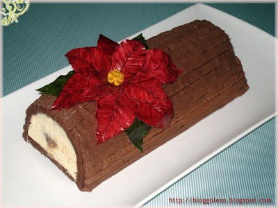 Tronchetto Di Natale Recipe.La Buche De Noel Tronchetto Alle Mandorle Ricetta Petitchef