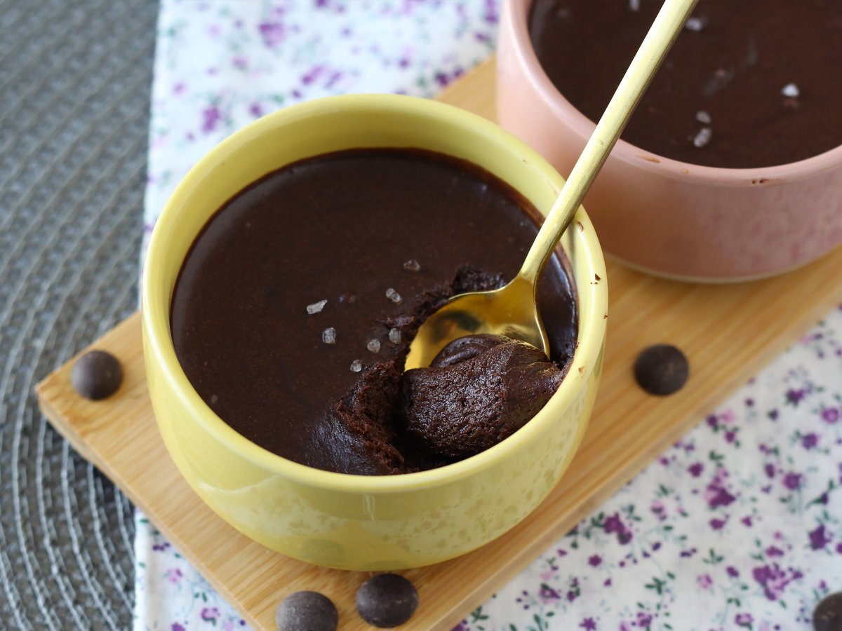 La mousse al cioccolato perfetta: ultra golosa con un pizzico di sale