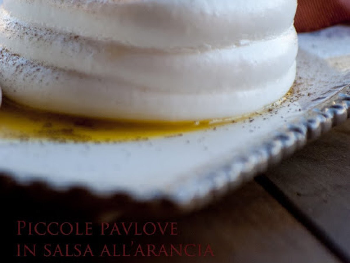 La pavlova alla salsa d'arancia e cannella - foto 2