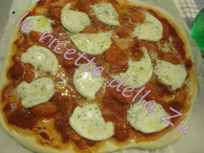 La Pizza Regina: Pomodori Datterini e Mozzarella di Bufala, foto 1