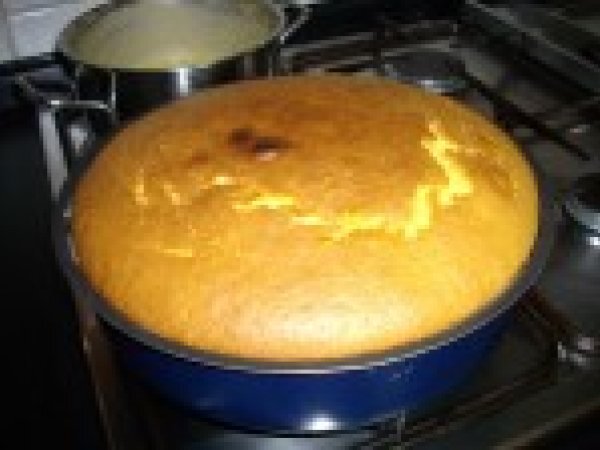 La torta all'arancia ripiena di crema all'arancia, foto 3