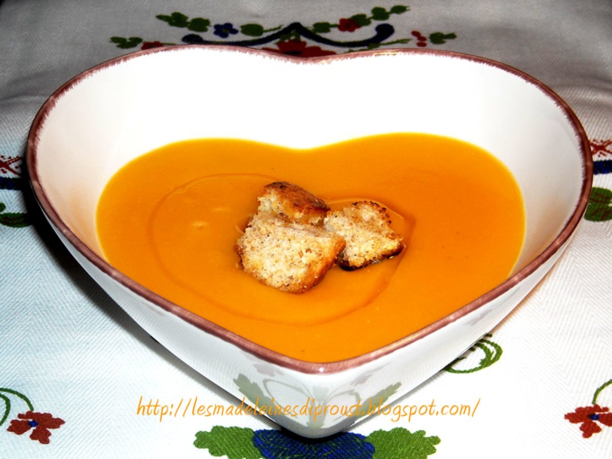 La vellutata di zucca con cardamomo e profumo di arancia.