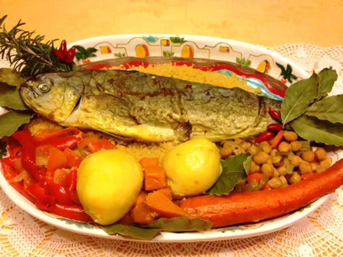 Lampuga fritta su letto di cous cous e verdure speziate