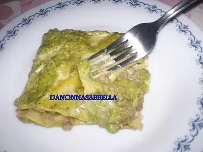 Lasagna con macinato e pesto leggero di zucchine a modo mio - Ricetta Petitchef