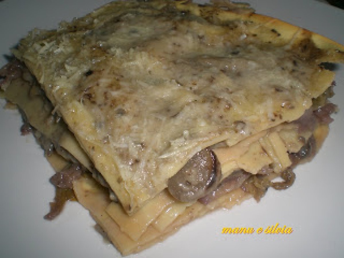 Lasagne alla verza in crema di funghi