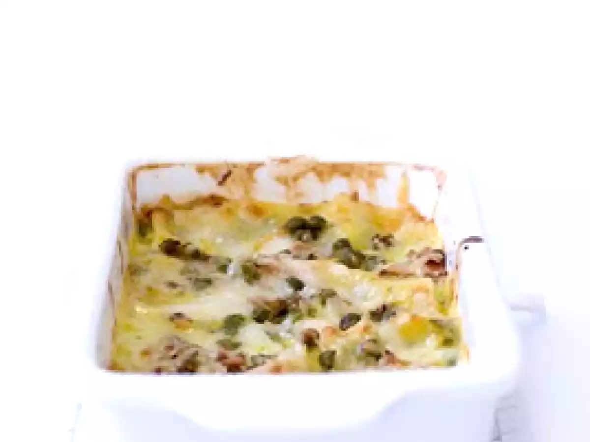 Lasagne con piselli, mortadella e pistacchi