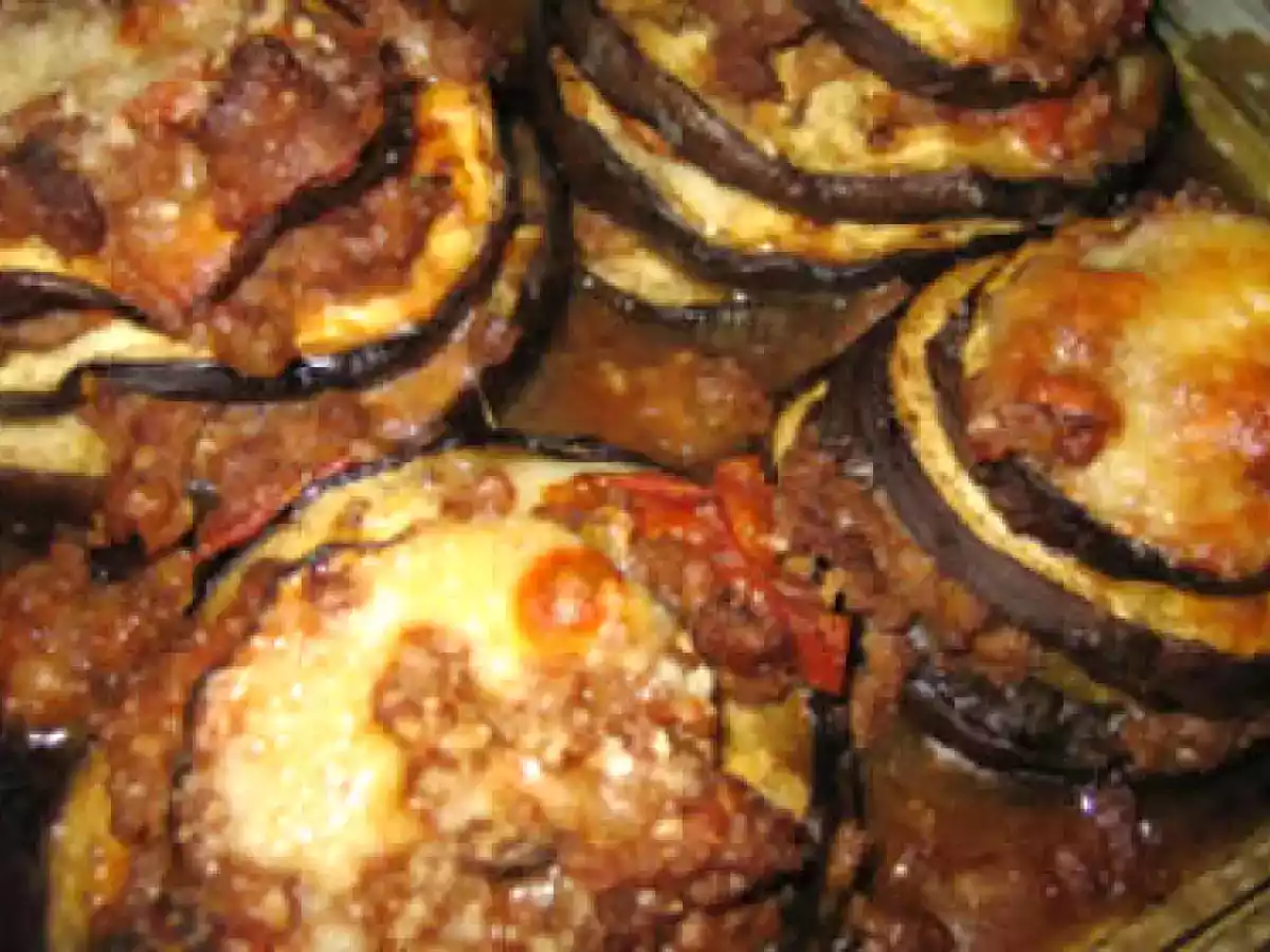 LASAGNE DI MELANZANE AL RAGU' DI SALSICCIA