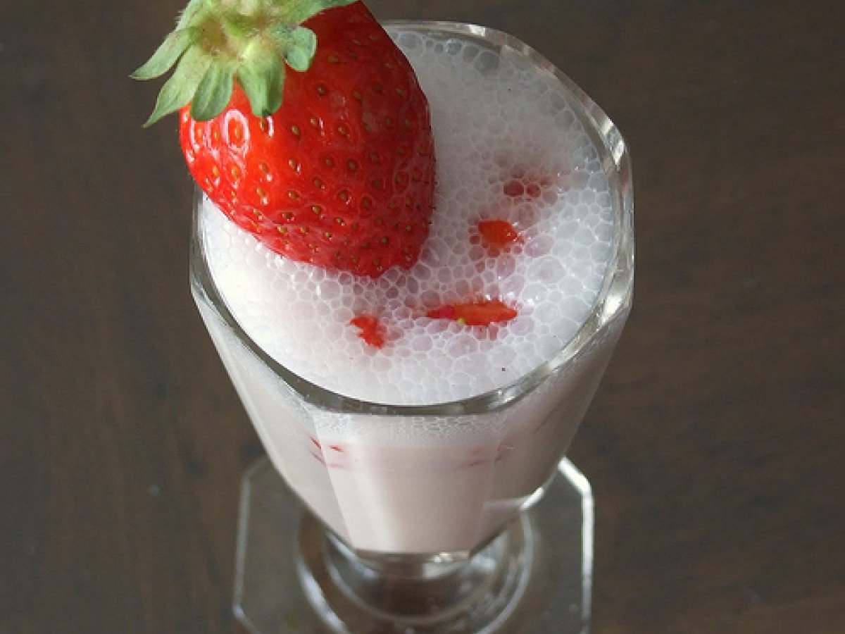 Lassì yogurt-miele-cannella e fragola- vaniglia, foto 5
