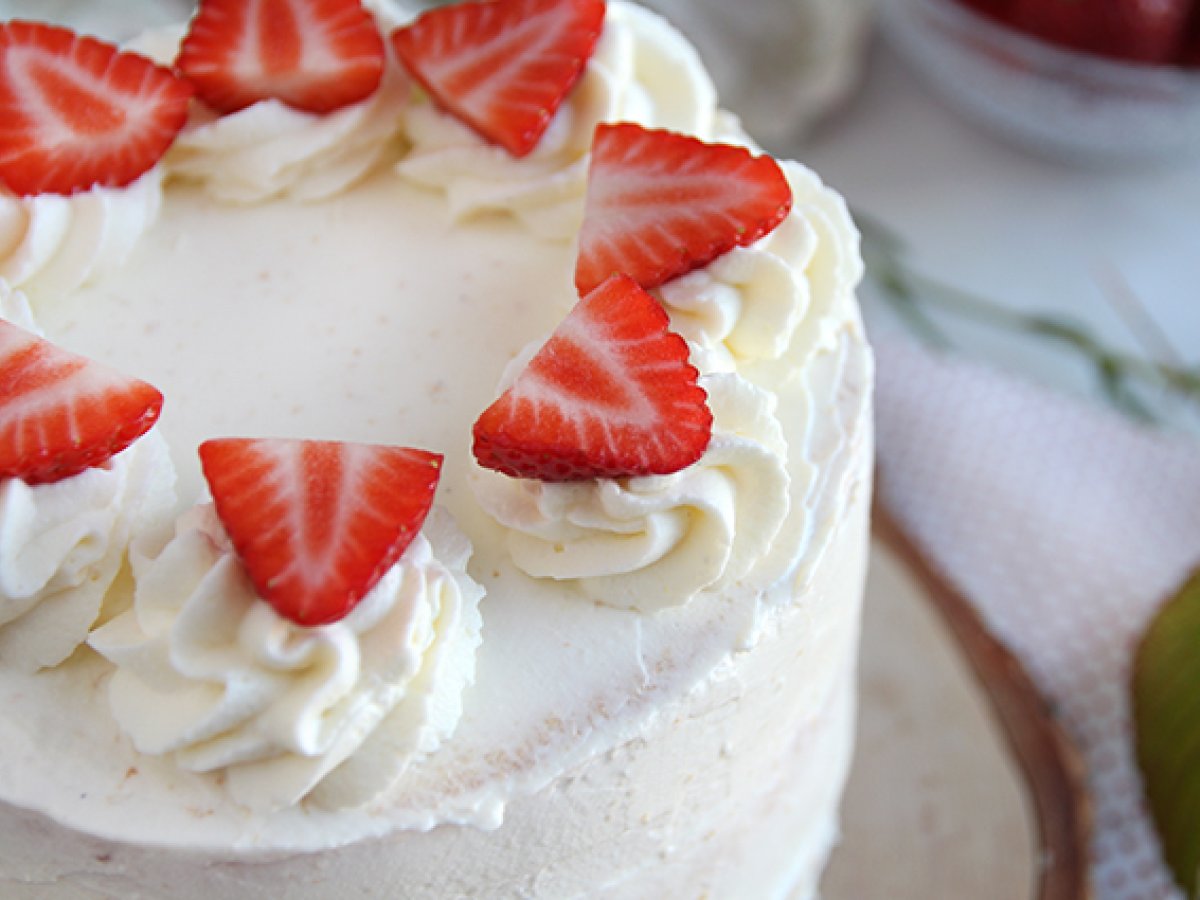 Layer cake alle fragole con crema al mascarpone - foto 4