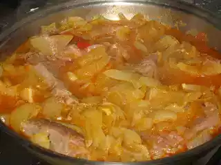Lesso rifatto con le cipolle alla toscana