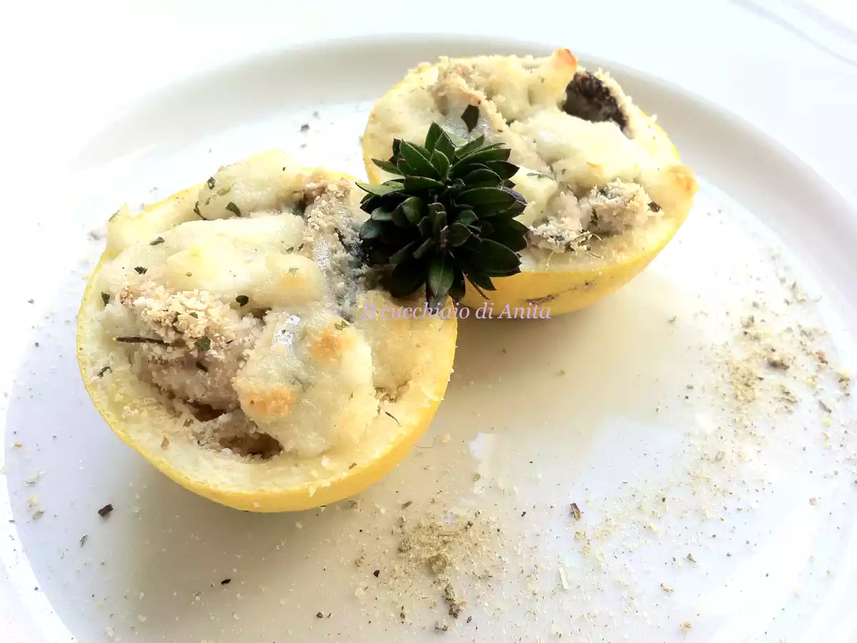 Limoni ripieni di bufala e alici