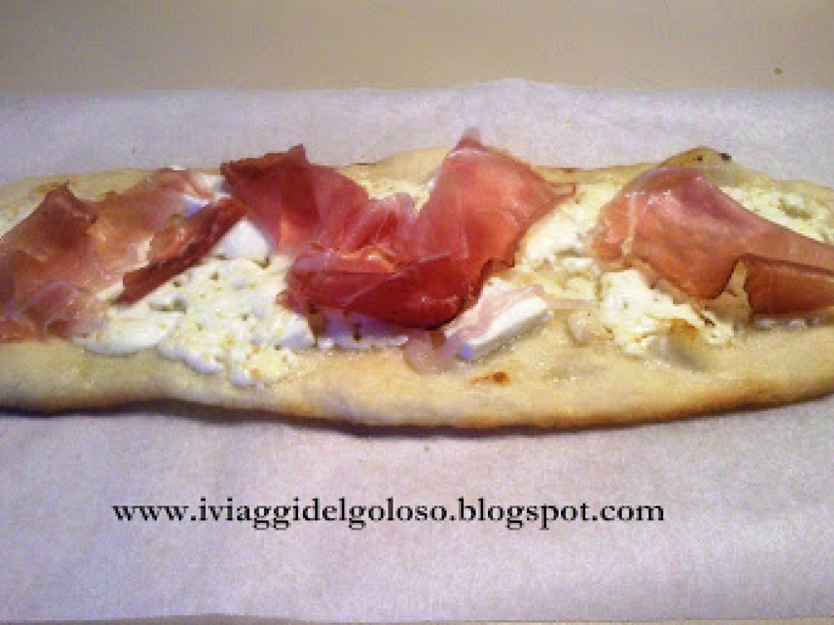 LINGUE DI PIZZA CON FORMAGGIO E SPECK - foto 2