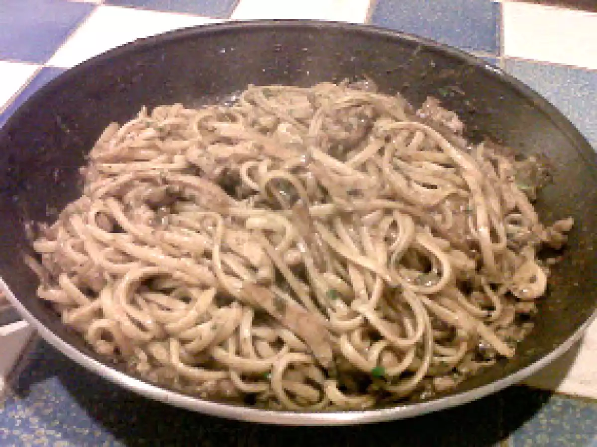 Linguine al nero di seppia alla siciliana