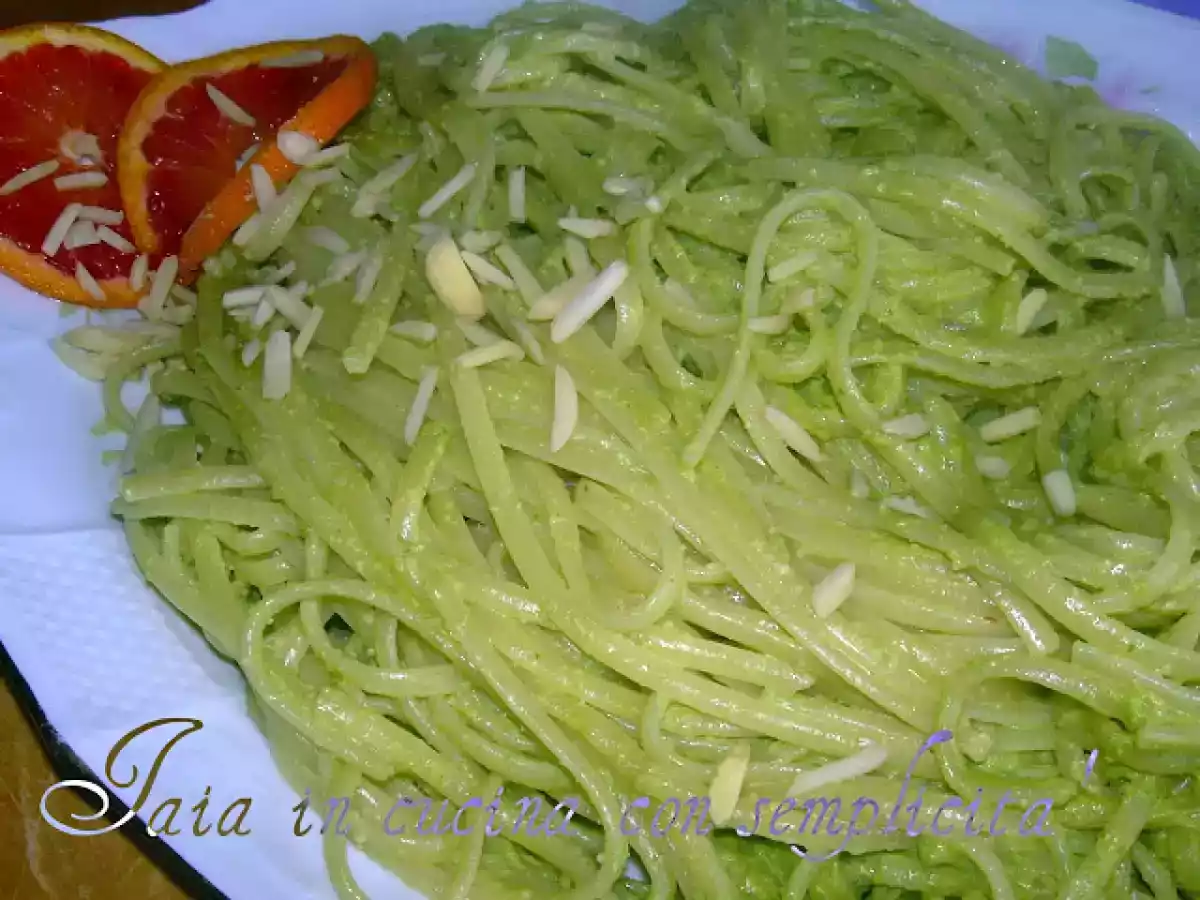 Linguine al pesto di agrumi di Filippo La Mantia