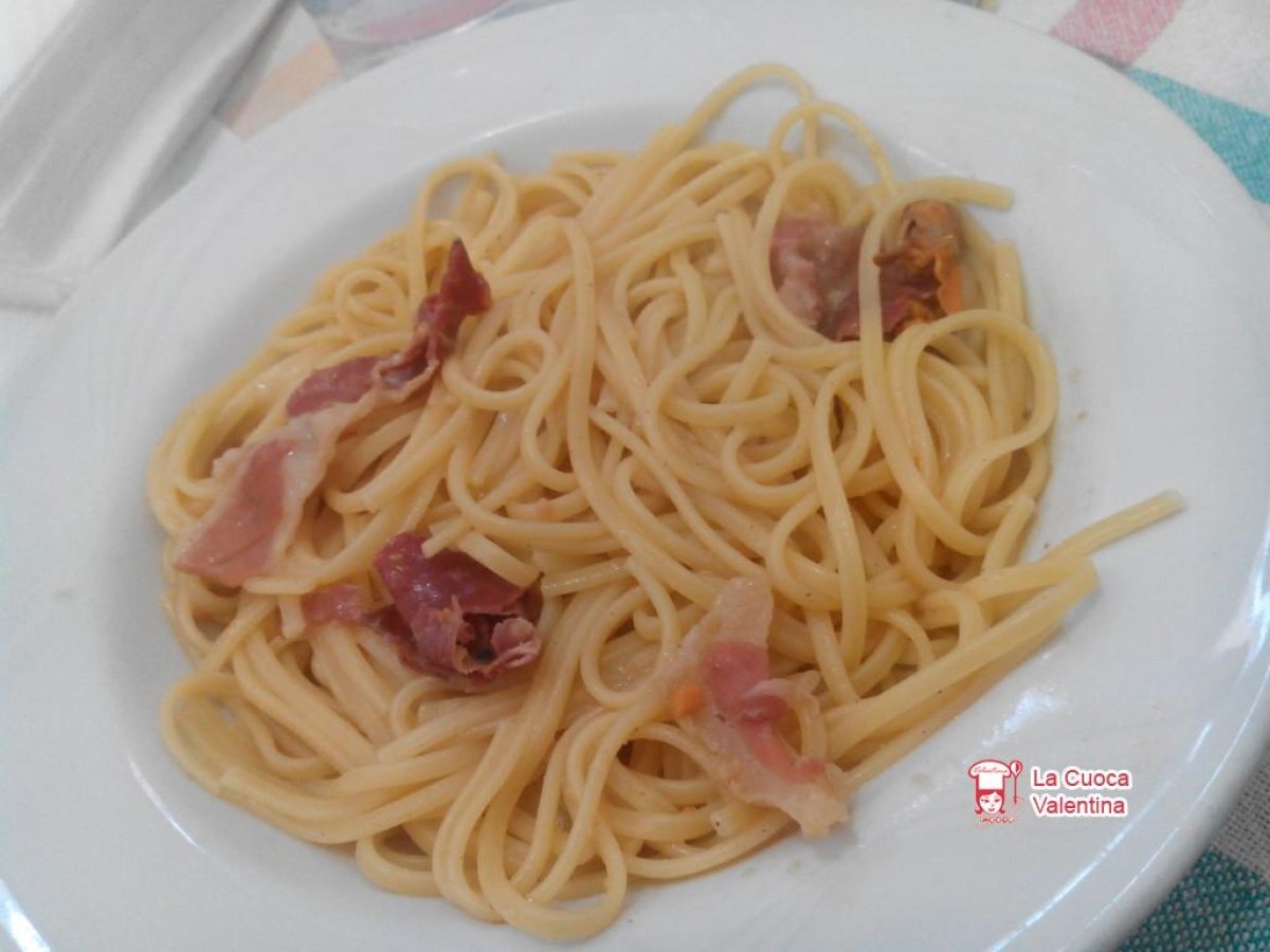 Linguine con cozze di mare e speck
