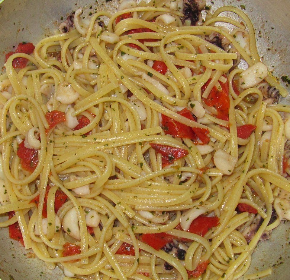 Ricetta linguine con seppie e pomodorini semplice e gustosa