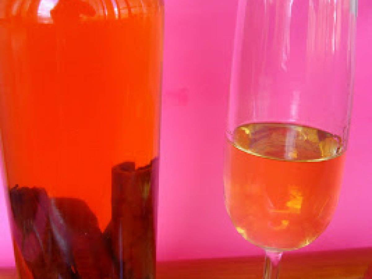 Liquore alla cannella fatto in casa