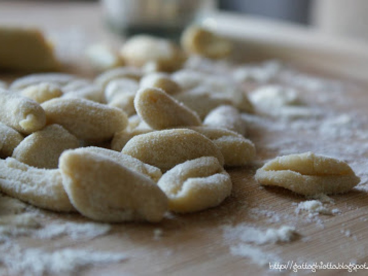 Lucana per caso...Cavatelli ai peperoni cruschi su crema di pecorino lucano - foto 5