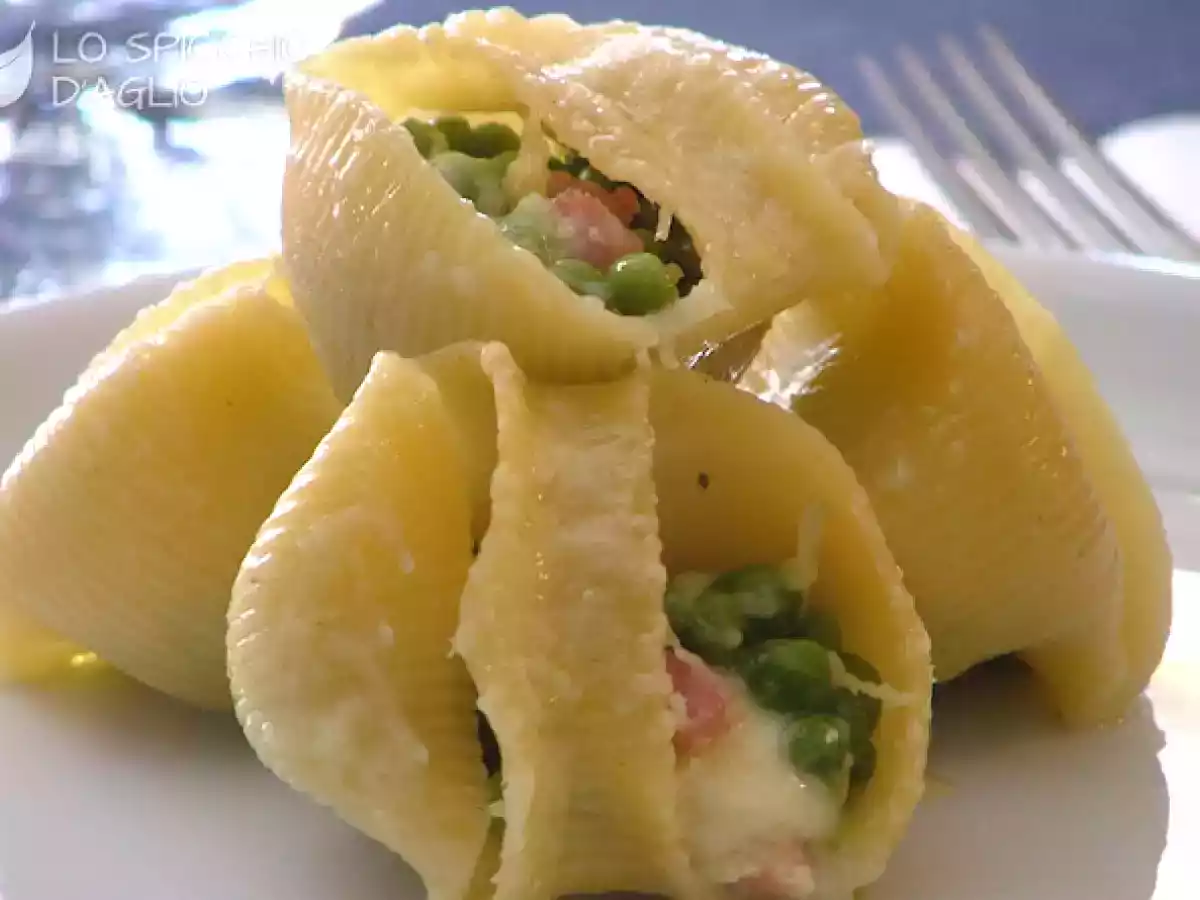 Lumaconi piselli e pancetta gratinati