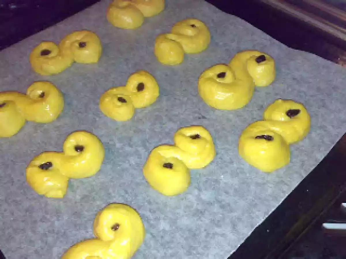 Lusserkatter - dolcetti svedesi allo zafferano, di Santa Lucia - foto 3