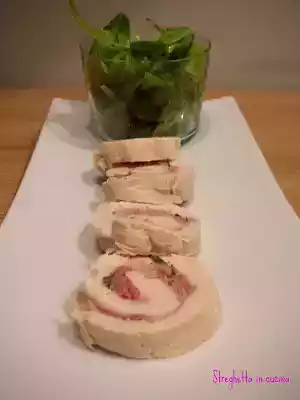 Ma che scoperta la cottura in pellicola! rollè di pollo con pancetta e rosmarino