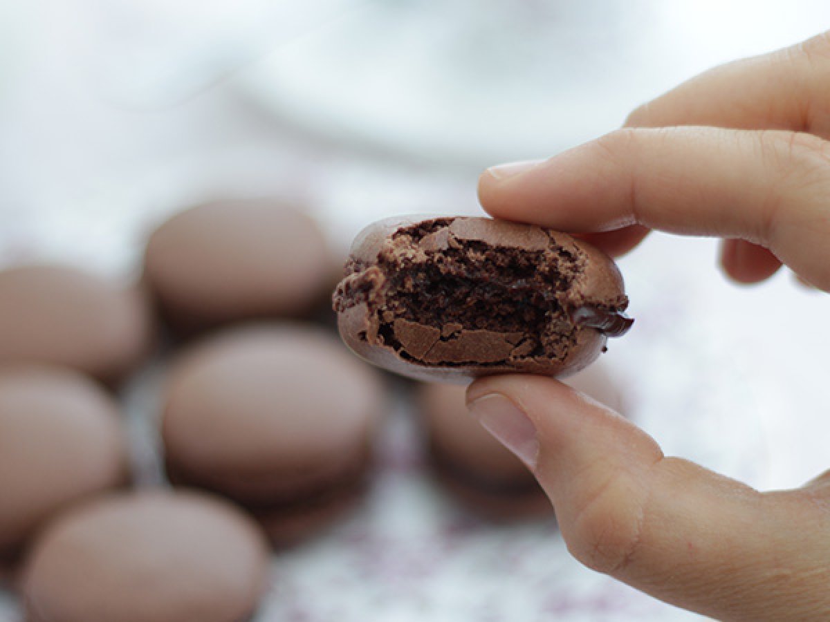 Macarons al cioccolato - Ricetta francese - foto 2