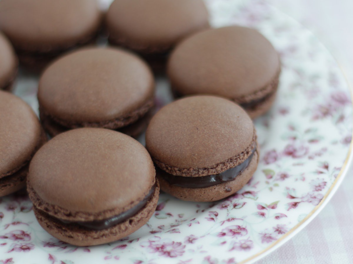 Macarons al cioccolato - Ricetta francese - foto 3