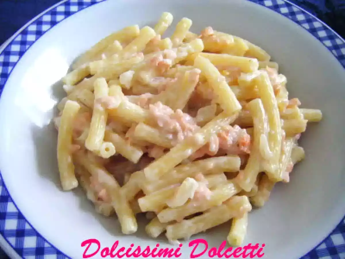 Maccheroncini salmone e besciamella - foto 2