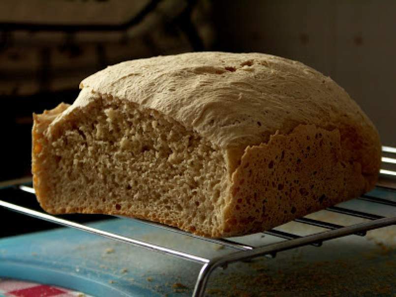 Macchina del pane: pane casereccio a lunga durata con crosta bianca croccante, foto 1