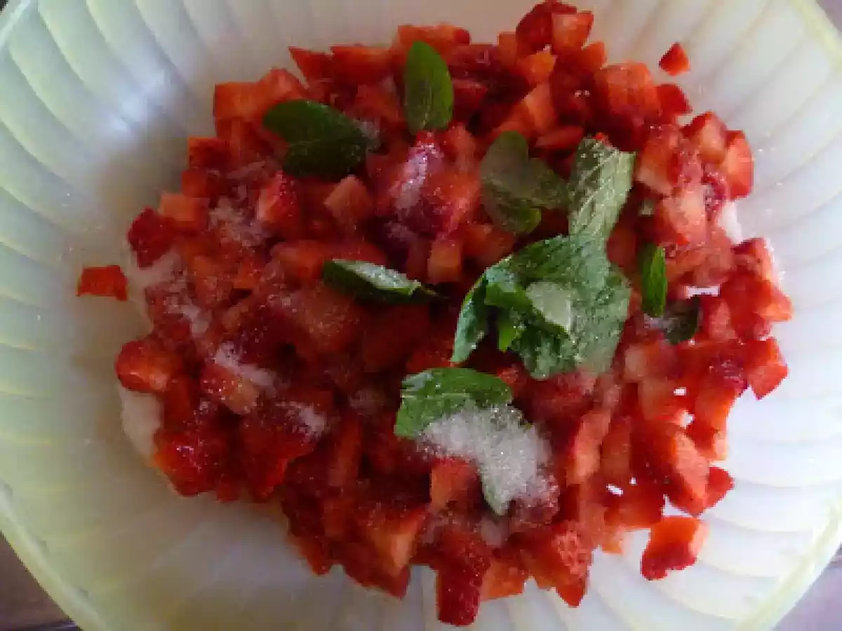 MACEDONIA DI FRAGOLE ALLA MENTA - foto 3