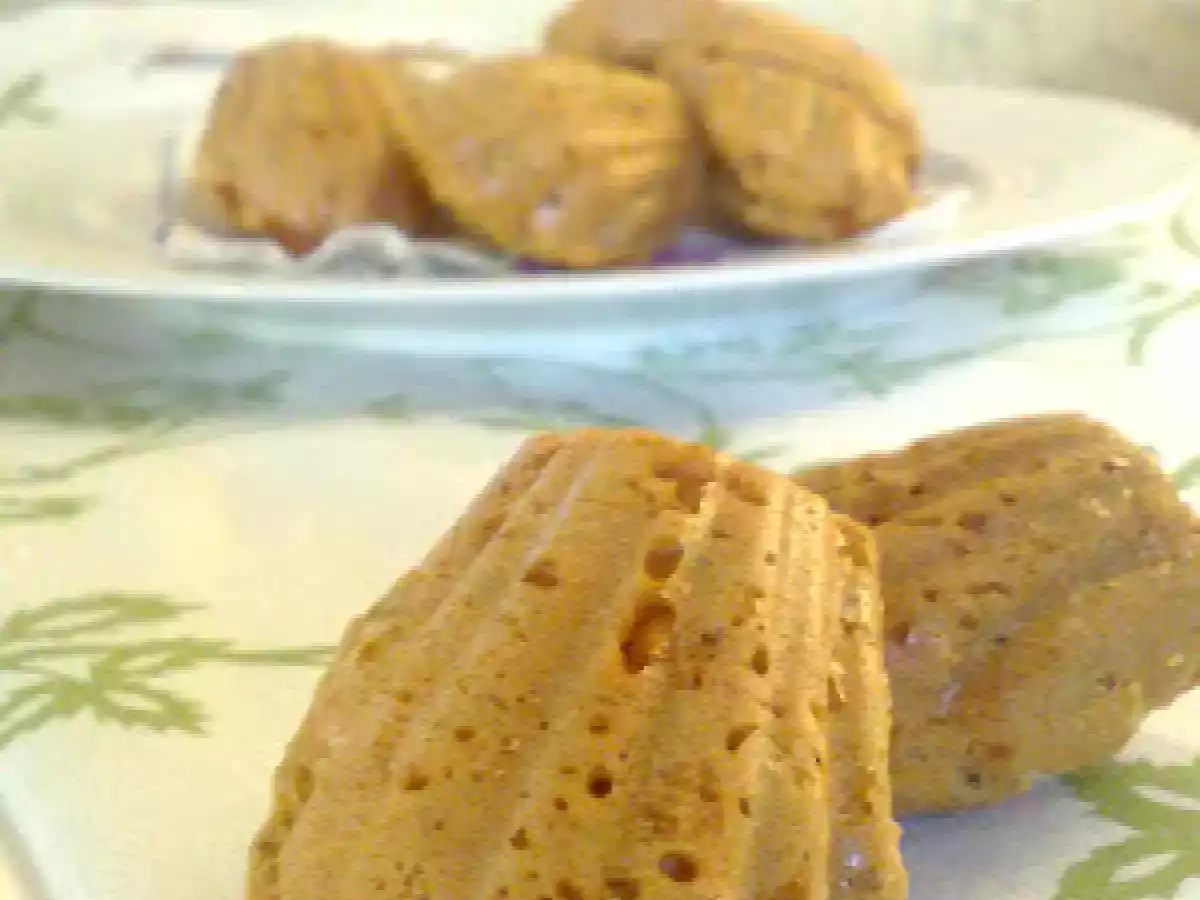 MADELEINE SALATE AL PESTO DI PISTACCHI E ASIAGO - foto 3