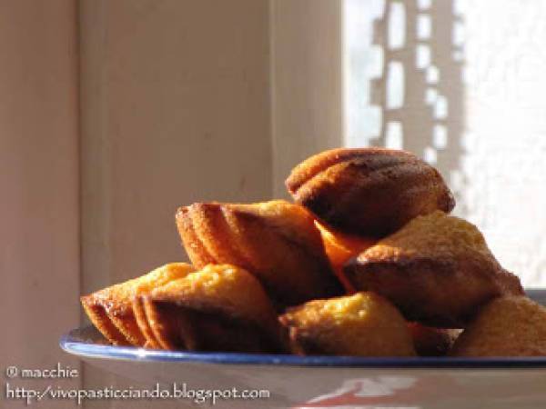 Madeleines alle mandorle