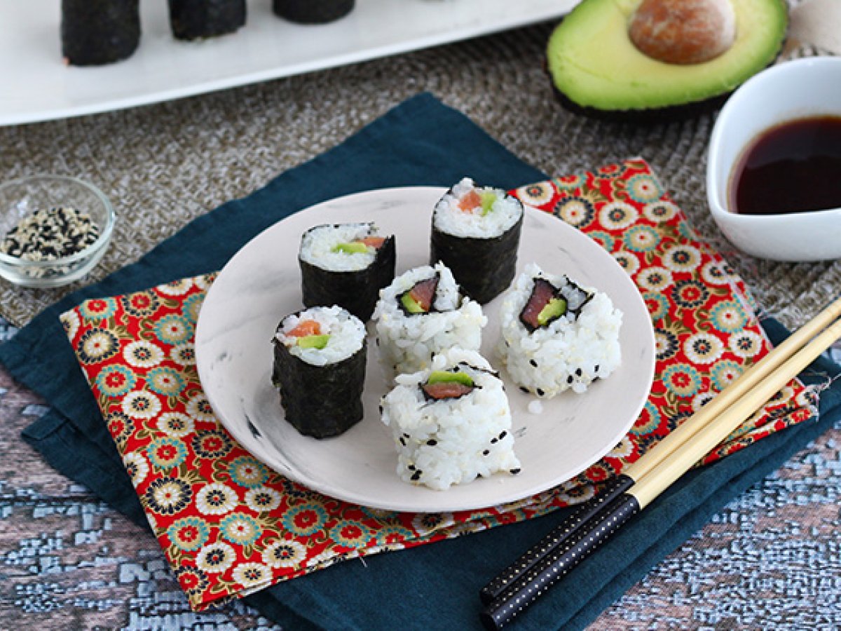 Maki di salmone affumicato e avocado