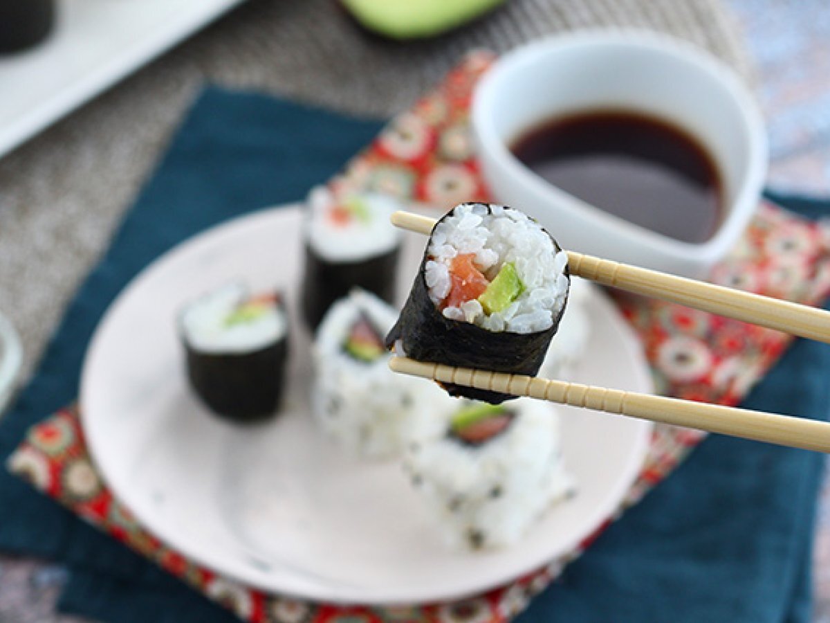 Maki di salmone affumicato e avocado - foto 2