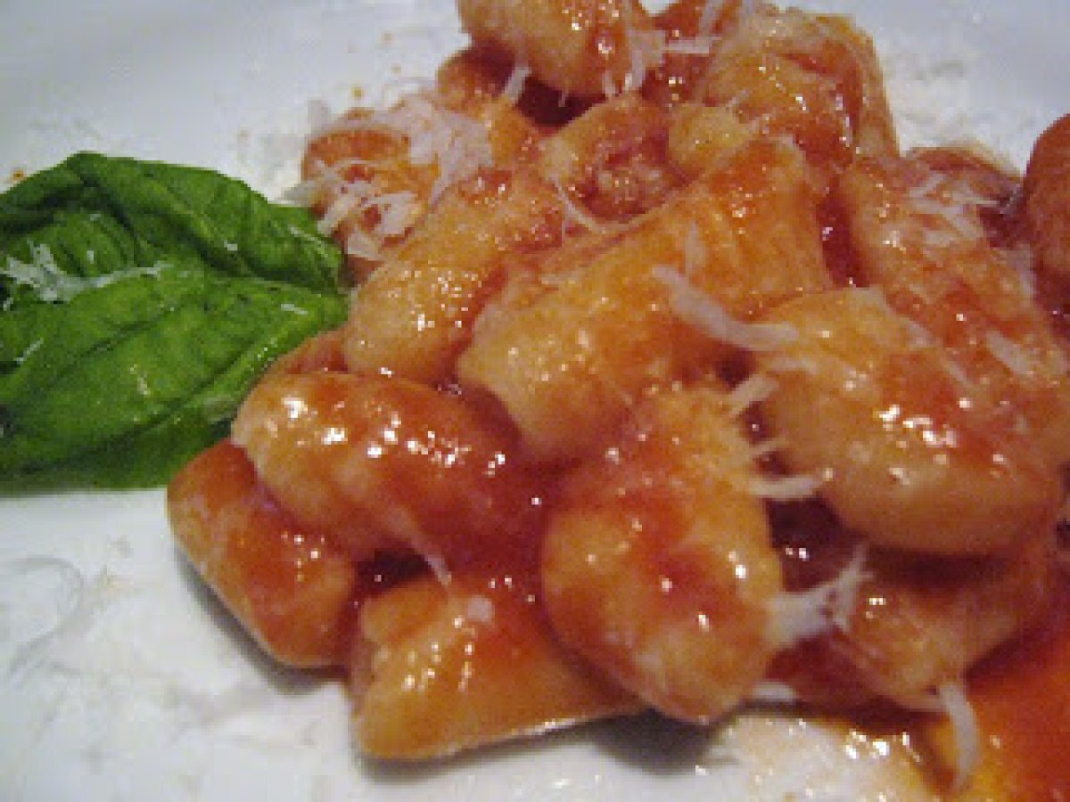 Malloreddus freschi, pomodoro e pecorino