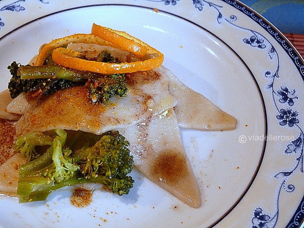 Maltagliati fatti in casa con farina di ceci all'olio nero e broccoli - foto 2