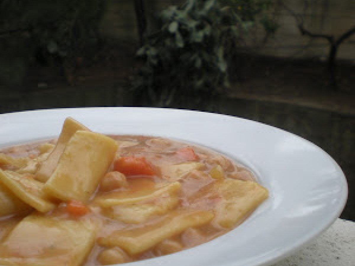 Maltagliati freschi in Zuppa di Ceci